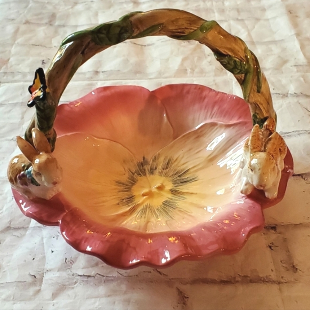 Vintage Ceramic Bunny Violet Flower Basket EUC